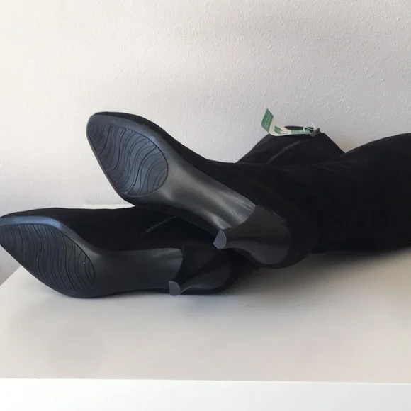 New WB Woman’s Journee Collection Elegant Black Knee-High Women's Boots - Picture 4 of 4